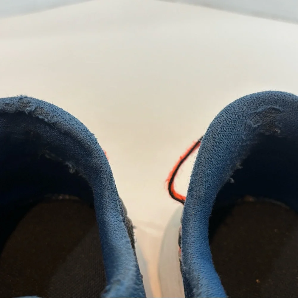 New Balance Boy's Blue Running Sneakers YKRAVB01 Size US 6Y Women’s Size 7.5